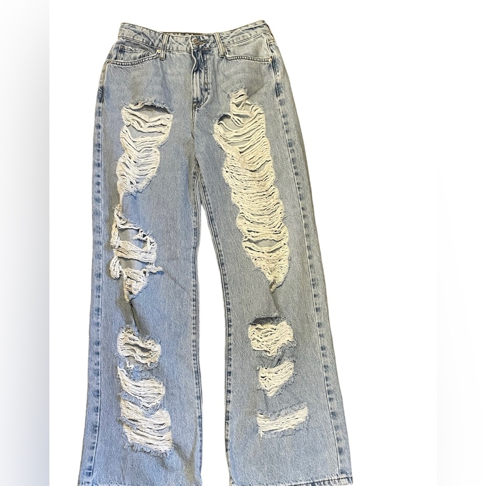 Forever 21 ripped blue jeans